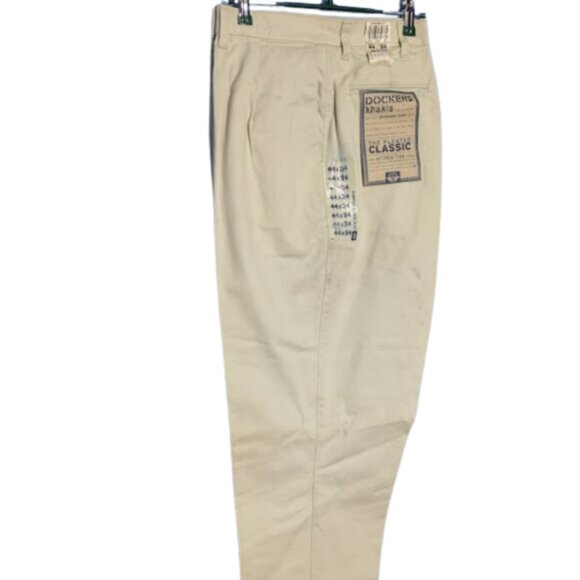 DOCKERS Classic Fit Pleated Men's Off White Size 44-34 NWT - Picture 1 of 4